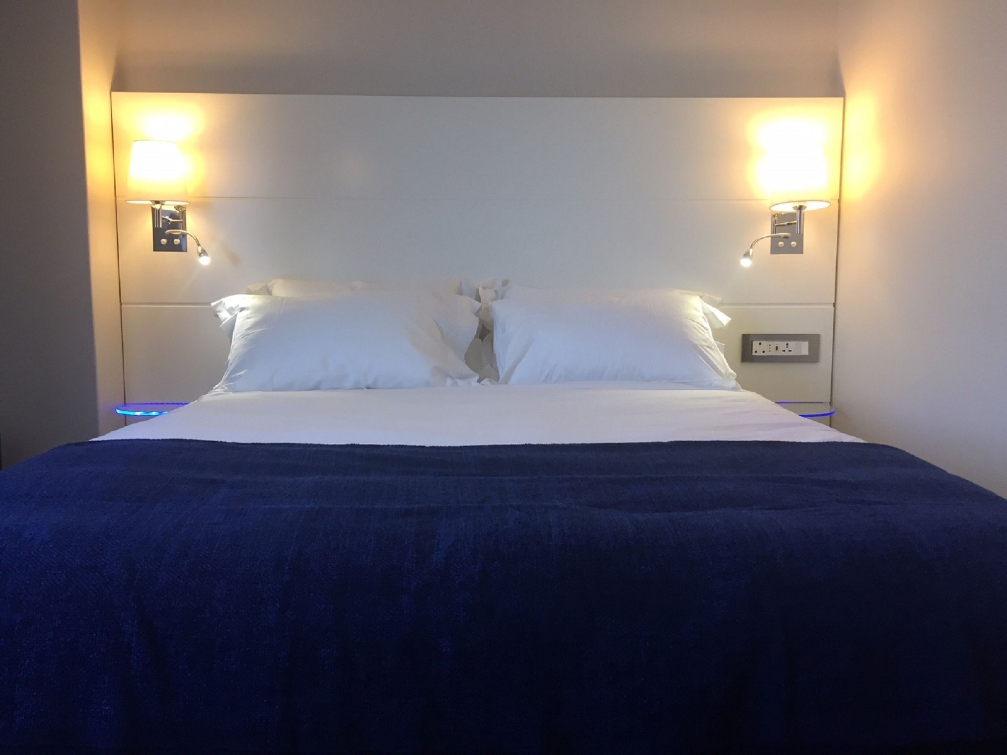 Onomo Hotel Johannesburg Сандтон Екстер'єр фото